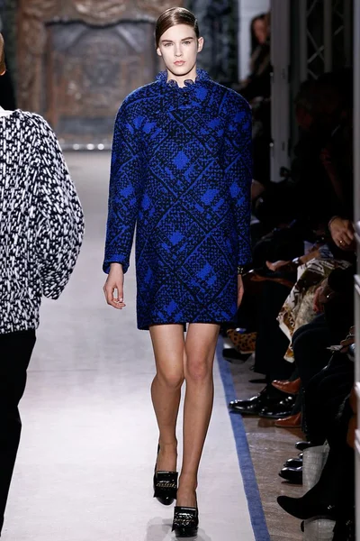 Look 18